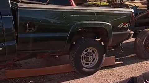 How to take the bed off of a truck with minimal effort