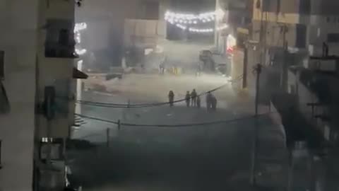 BREAKING: Large forces of the occupation army storm the Shuafat camp in Jerusalem