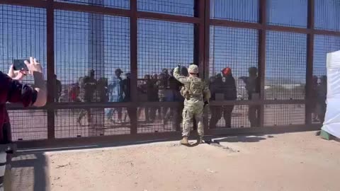 Border Scene Looks Like Something Straight Out Of A Zombie Movie (VIDEO)