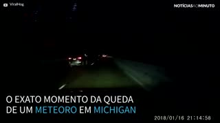 Queda de meteoro é filmada de carro em Michigan