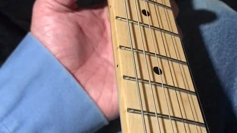 Guitar Theory - Using Thumb And Pointer Finger To Make A Bar Barre - 5 Half Steps