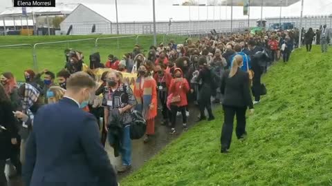 Hundreds of campaigners stage walkout on final day of Cop26