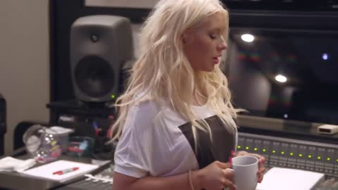 Christina Aguilera Teaches Singing | Official Trailer | MasterClass