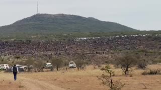 Crowd in Ladysmith for diamonds