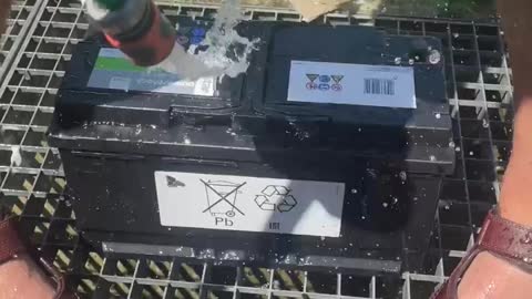 This pro mechanic shows how to rescue a broken battery😱