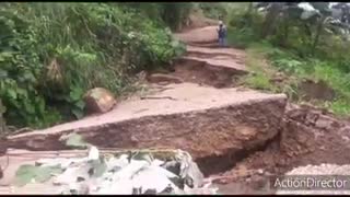 Falla geológica abrió grietas en la vía Bucaramanga - San Vicente de Chucurí