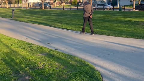 Mom Figures Out Why Her Daughter Walks Like This at the Park