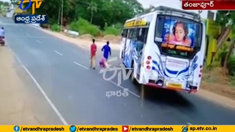 Woman Escapes from Road Accident | Thanjavur | Tamil Nadu