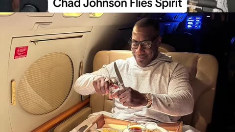 Shannon Sharpe flies private, Chad Johnson flies Spirit