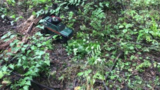 Remote Control Land Rover Pulling out Truck