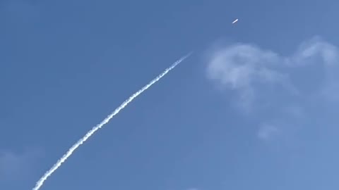 SpaceX’s Falcon 9 rocket zooming over Viera, Florida this morning! 🚀🏝