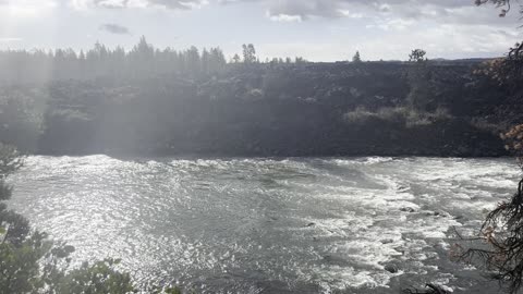 Volcanic Lava Canyon + Wild Deschutes River – Central Oregon – 4K
