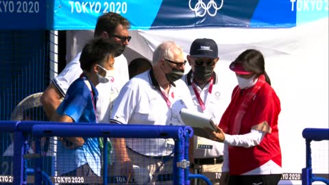 Team Canada walks off the field in protest of umpire's decision | Tokyo Olympics