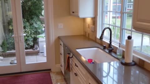 Watch this kitchen transform from blah to fab!