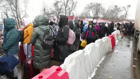 Continúa el bloqueo de Mariúpol mientras se evacúa a civiles en el norte