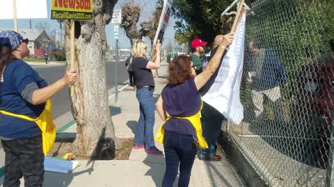 Confronting Gavin Newsom in Fresno, CA @ The Fresno Fair Grounds. Recall Gavin Newsom! #RecallNewsom