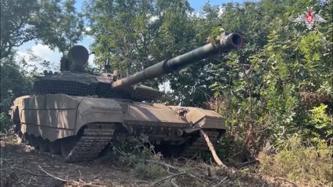 T-90M Breakthrough tank crews support Tula paratroopers with dense fire