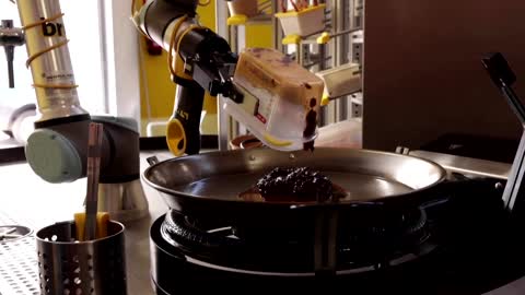 Can this paella robot cook better than a chef?