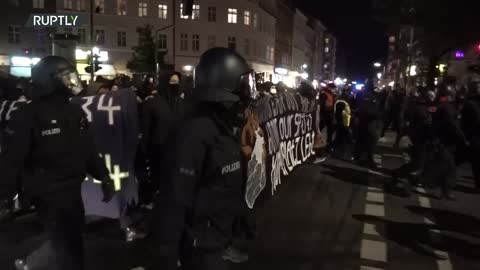 Germany: Police arrest several Antifa protesters in Berlin following Kopi op - 15.10.2021