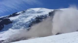 Huge rockfall on Mount Rainier