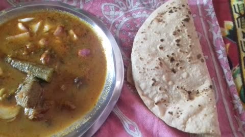 Today I made very tasty meat curry with rice and plain Roti