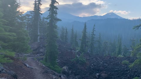 Central Oregon - Three Sisters Wilderness - Winding thru Volcanic Beauty