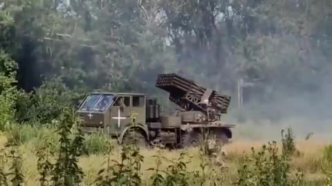 Rare video - Romanian 122-mm APR-40 MLRS in action, Ukraine