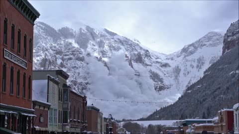 Massive Avalanche In Aspen Captured On Camera