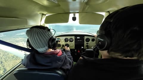 Lake to landing. Cessna 152.