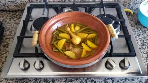 Tajine maroccan With chicken, potatoes and green beans...🍗🥔