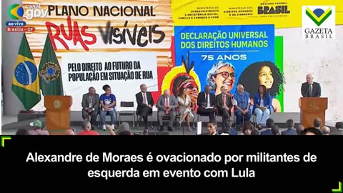 Moraes é ovacionado por militantes de esquerda em evento com Lula