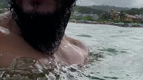 Curtindo uma tarde na praia de Quatro Ilhas, Bombinhas - SC | Som Ambiente