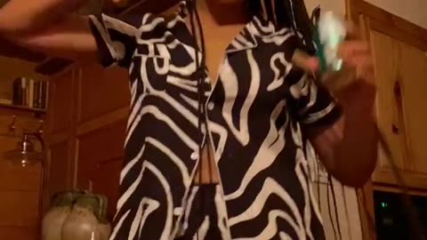 Ariona J Cole Twerking in pajamas [Short Clip]