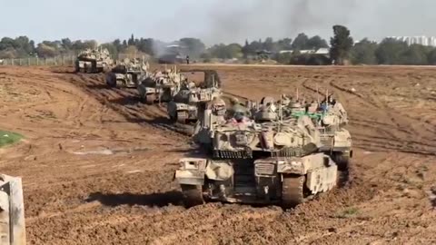 Footage shows Israeli tanks withdrawing from the Gaza Strip