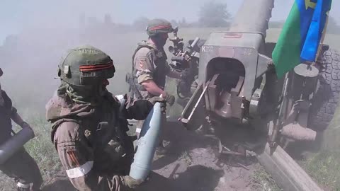 Ukraine War - Airborne Troops' artillery crews in action