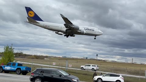 Lufthansa Low Landing