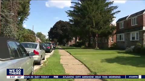 Carjacking suspect shot with own gun after victim gains control in Philadelphia driveway