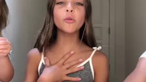 Makeup tips from a 10 year old
