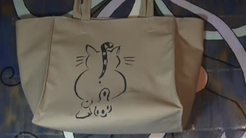 Easy sew tote bag with painted kitten decor.