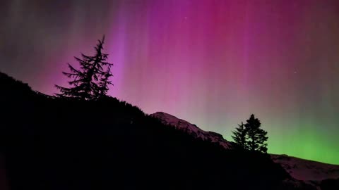 Northern lights at Mt. Rainier, possible UFO sightings.