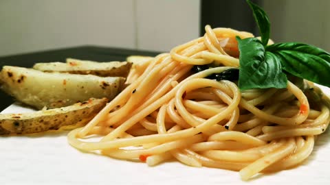 How to make delicious Spaghetti Pasta in 15 mins : )