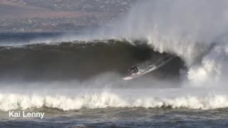 FREIGHT TRAINS (7/16/22) Ma'alaea Maui Hawaii Extreme Surf Barrels