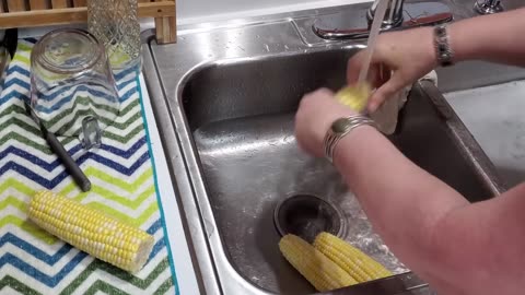 Correct way to make corn on the Cobb!