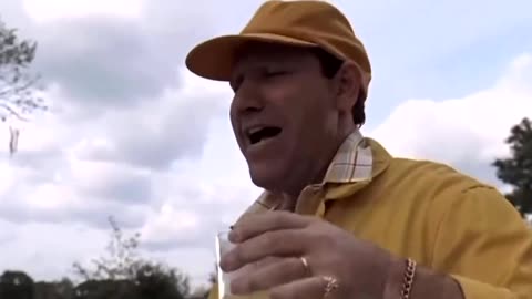 Little kid helps twins out by making "lemonade" for them in the 1990s