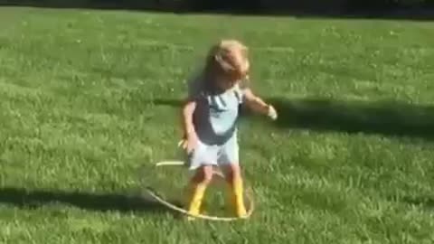 Funny way of dancing kid