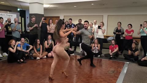 Couple Dance Hot Moves