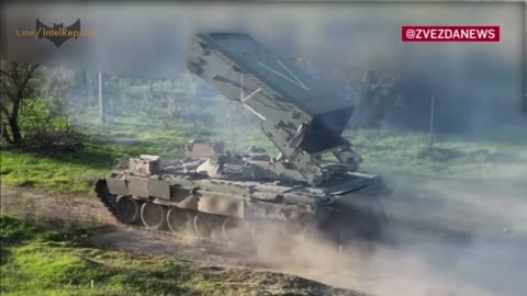 Russian TOS-1A heavy FLAMETHROWER system, spitting FIERY sounds and warheads