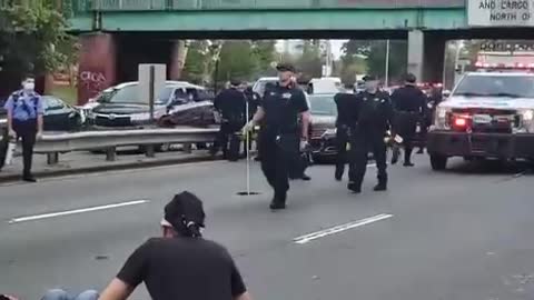NYPD Starts Removing Liberal Protesters