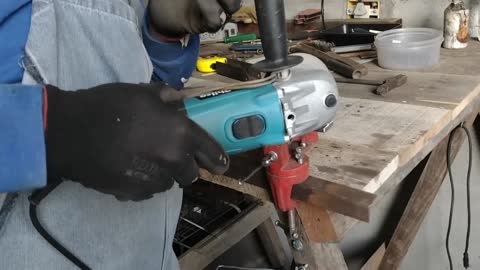 Bench vise made with vehicular jack!!!