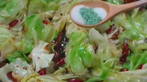 "Crunchy Cabbage Delight: A Flavorful Stir-Fry Recipe"